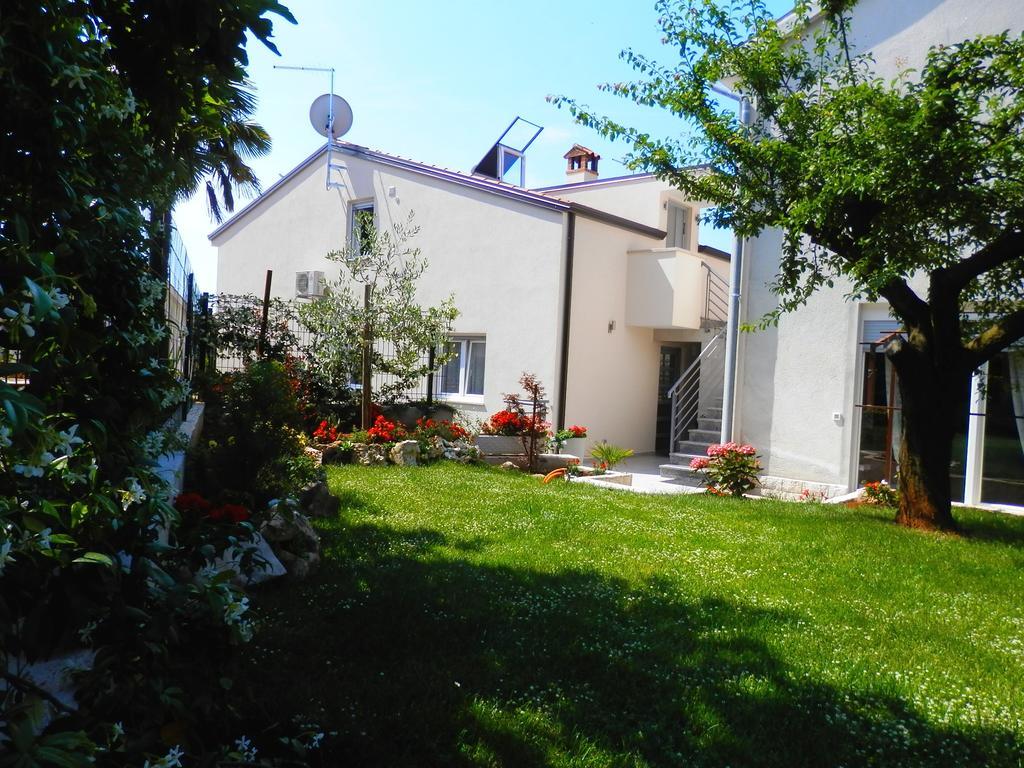 Luna Apartment Poreč Exteriör bild