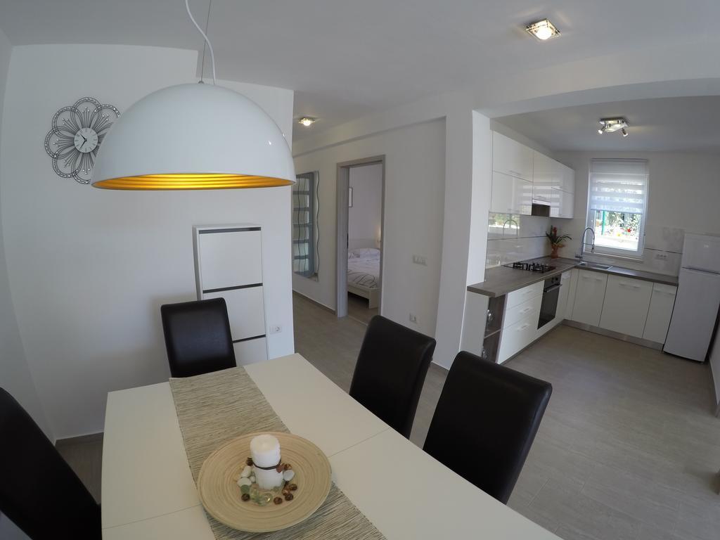 Luna Apartment Poreč Exteriör bild