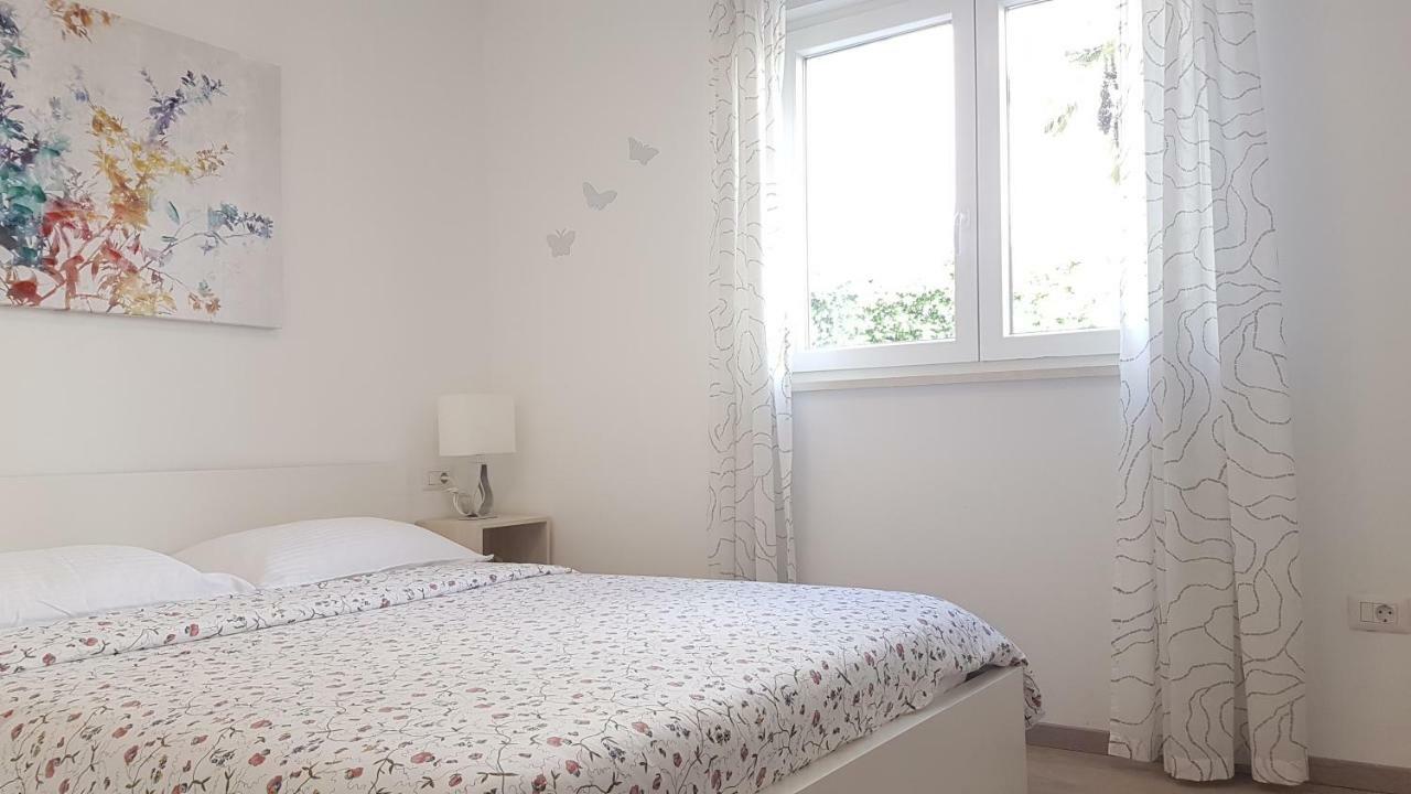 Luna Apartment Poreč Exteriör bild